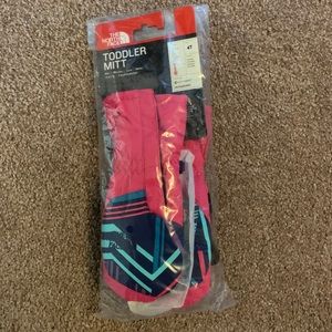 The North Face Toddler Mitt size 4T